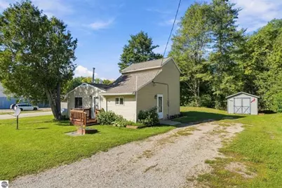 11010 E 8 Mile Road, Tustin, MI 49688 - Photo 2