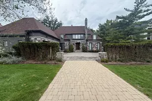 2948 Turtle Pond Ct, Bloomfield Hills, MI 48302 - Photo 2