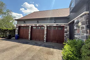2948 Turtle Pond Ct, Bloomfield Hills, MI 48302 - Photo 4
