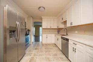 9376 Westwind Dr, Livonia, MI 48150 - Photo 6