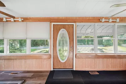 714 S Sutton Road, Jackson, MI 49203 - Photo 2