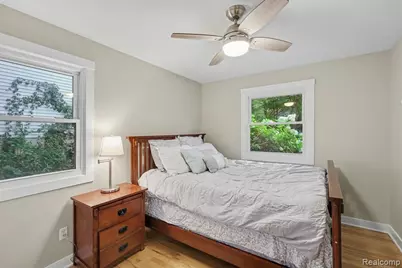 1139 Houseman Avenue NE, Grand Rapids, MI 49503 - Photo 12