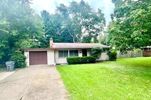 2047 N Krolow St, Benton Harbor, MI 49022 - Photo 1