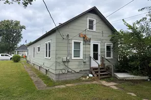 981 Pearl St, Benton Harbor, MI 49022 - Photo 2