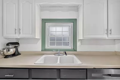705 S Clinton Street, Charlotte, MI 48813 - Photo 8