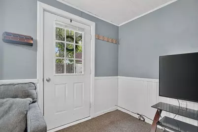 705 S Clinton Street, Charlotte, MI 48813 - Photo 2