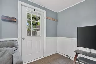 705 S Clinton St, Charlotte, MI 48813 - Photo 2