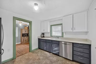 705 S Clinton Street, Charlotte, MI 48813 - Photo 6