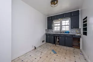 100 Helmar Ct, Benton Harbor, MI 49022 - Photo 8
