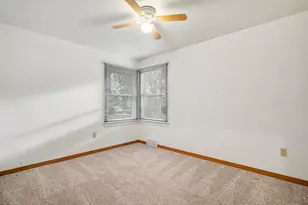559 W 32nd St, Holland, MI 49423 - Photo 6