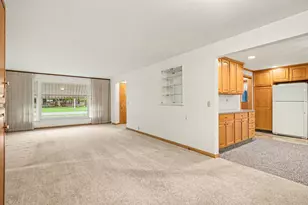 559 W 32nd St, Holland, MI 49423 - Photo 2