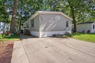 13554 Pinewood Dr, Grand Haven, MI 49417 - Photo 1