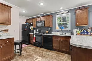 13554 Pinewood Dr, Grand Haven, MI 49417 - Photo 14