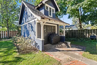 62 W 11th Street, Holland, MI 49423 - Photo 2