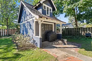 62 W 11th St, Holland, MI 49423 - Photo 2