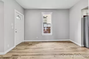 243 Fairbanks St NE, Grand Rapids, MI 49503 - Photo 8
