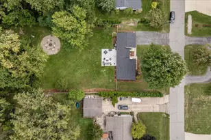 1429 Cadmus Dr, Troy, MI 48085 - Photo 32