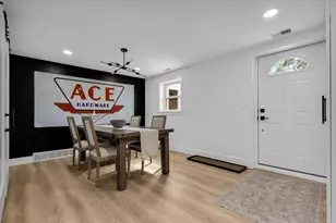 1429 Cadmus Dr, Troy, MI 48085 - Photo 2