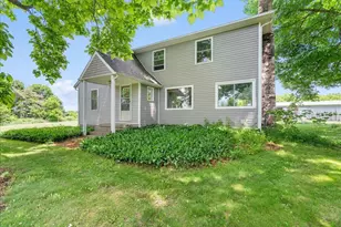 975 Elliott Rd, Fowlerville, MI 48836 - Photo 2