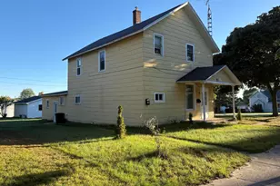 409 4th St, Ludington, MI 49431 - Photo 1