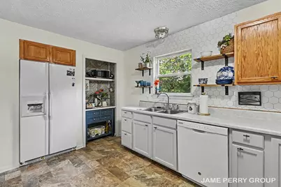 1192 Porter Drive, Charlotte, MI 48813 - Photo 8