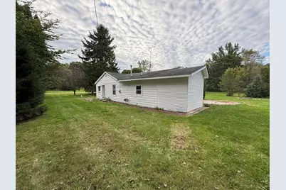 305 E Elizabeth Street, Albion, MI 49224 - Photo 2