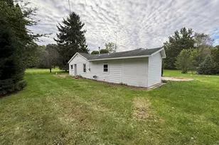 305 E Elizabeth St, Albion, MI 49224 - Photo 2