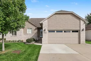 48680 Wheatfield St, Chesterfield, MI 48051 - Photo 2