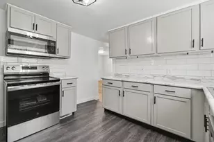 21 Frontenac St SE, Wyoming, MI 49548 - Photo 10