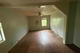 1055 Hall St, Benton Harbor, MI 49022 - Photo 6