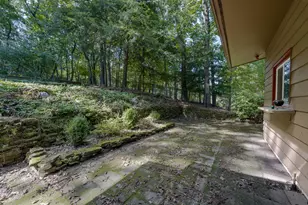 2146 Treehaven Dr, Kalamazoo, MI 49008 - Photo 2