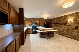 5012 Tressa Dr, Lansing, MI 48910 - Photo 4