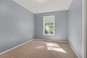 315 Abbington Cir, Battle Creek, MI 49015 - Photo 14