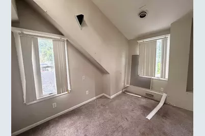 21517 Jacksonville Street, Farmington Hills, MI 48336 - Photo 6
