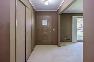 2906 Sunnycrest Dr, Kalamazoo, MI 49048 - Photo 2