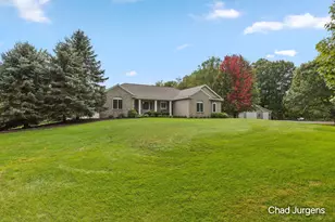 4970 Rosewood St, Hudsonville, MI 49426 - Photo 2