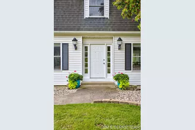 310 W 48th Street, Holland, MI 49423 - Photo 4