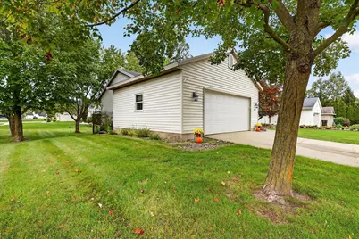 3522 Breezewood Drive SE, Kentwood, MI 49512 - Photo 4