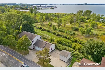 1524 Lakeshore Drive, Muskegon, MI 49441 - Photo 4