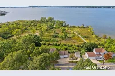 1524 Lakeshore Drive, Muskegon, MI 49441 - Photo 16