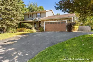 1136 Country Club Dr, Hastings, MI 49058 - Photo 2