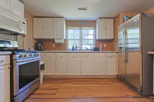 208 Dewey St, Dowagiac, MI 49047 - Photo 4