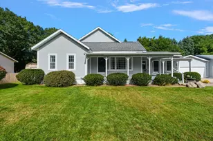 422 Randall Rd, Norton Shores, MI 49441 - Photo 6
