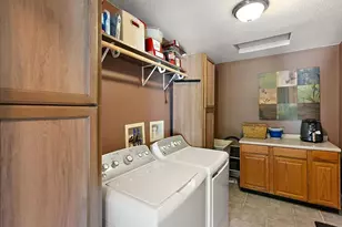 422 Randall Rd, Norton Shores, MI 49441 - Photo 46
