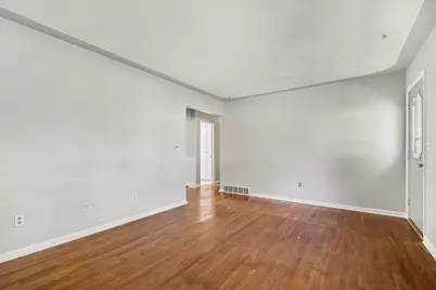 4496 SE Burgis Avenue SE, Kentwood, MI 49508 - Photo 4
