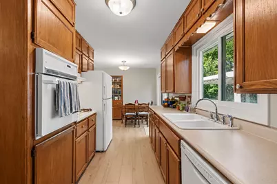 252 Edison Park Avenue NW, Grand Rapids, MI 49504 - Photo 8