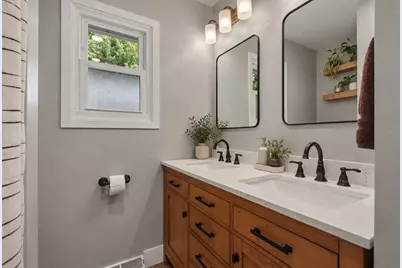252 Edison Park Avenue NW, Grand Rapids, MI 49504 - Photo 10