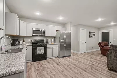 532 W River Road, Muskegon, MI 49445 - Photo 14