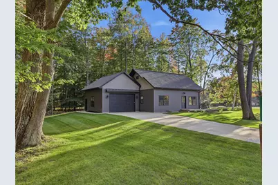 6854 Clubhouse Drive E, Canadian Lakes, MI 49346 - Photo 4