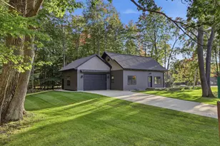 6854 Club House Dr E, Canadian Lakes, MI 49346 - Photo 4